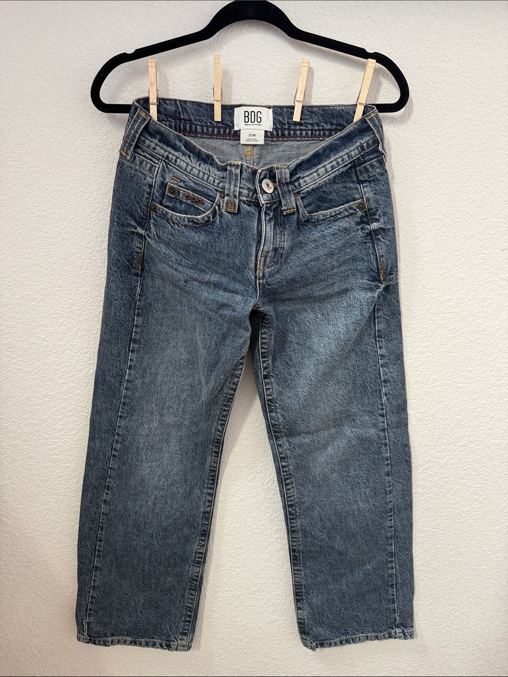 BDG Low- Rise Boyfriend Jeans Washed Blue Denim Size 25